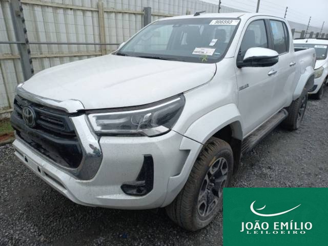 TOYOTA HILUX CD 2024