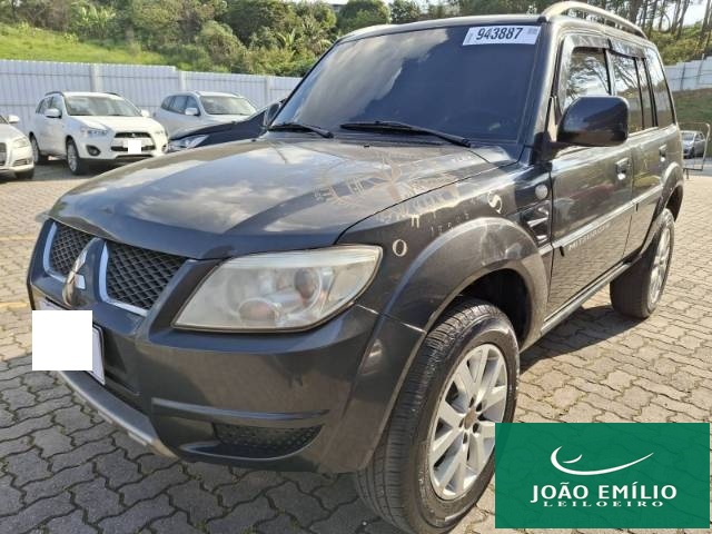 MITSUBISHI PAJERO TR4 2011