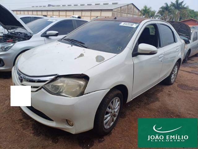 TOYOTA ETIOS SEDAN 2015